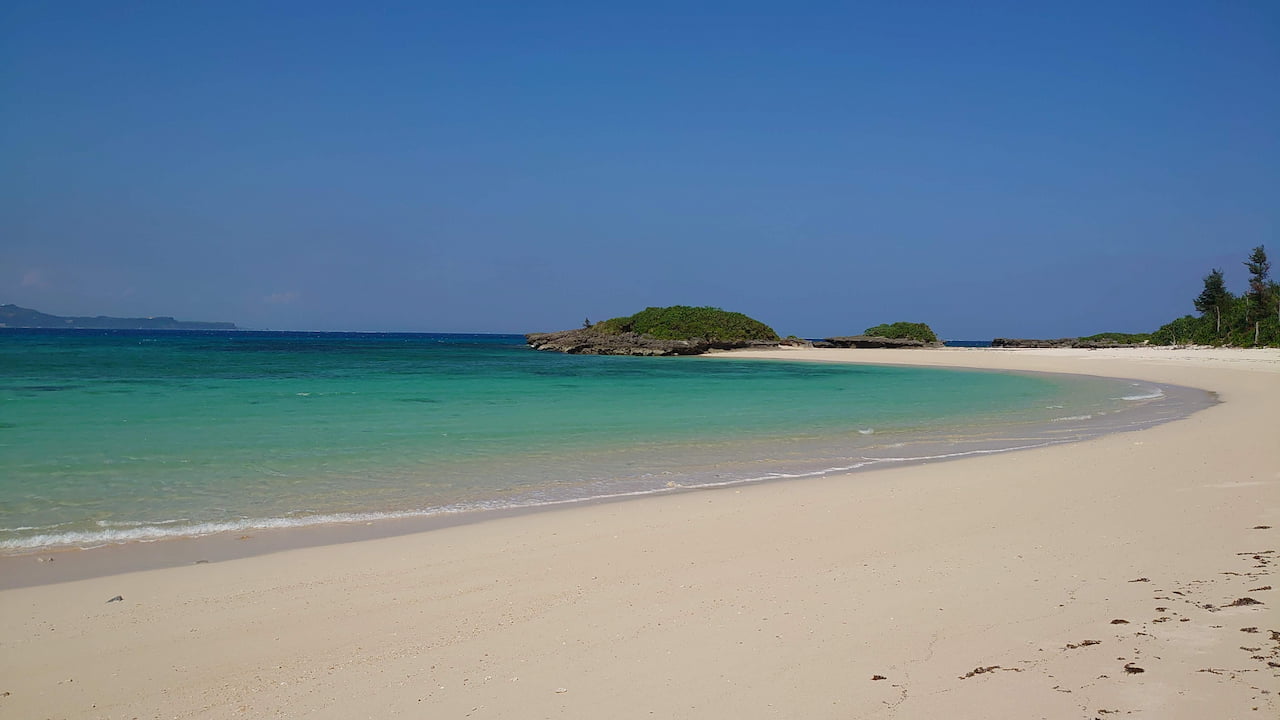 浮原島の綺麗な砂浜