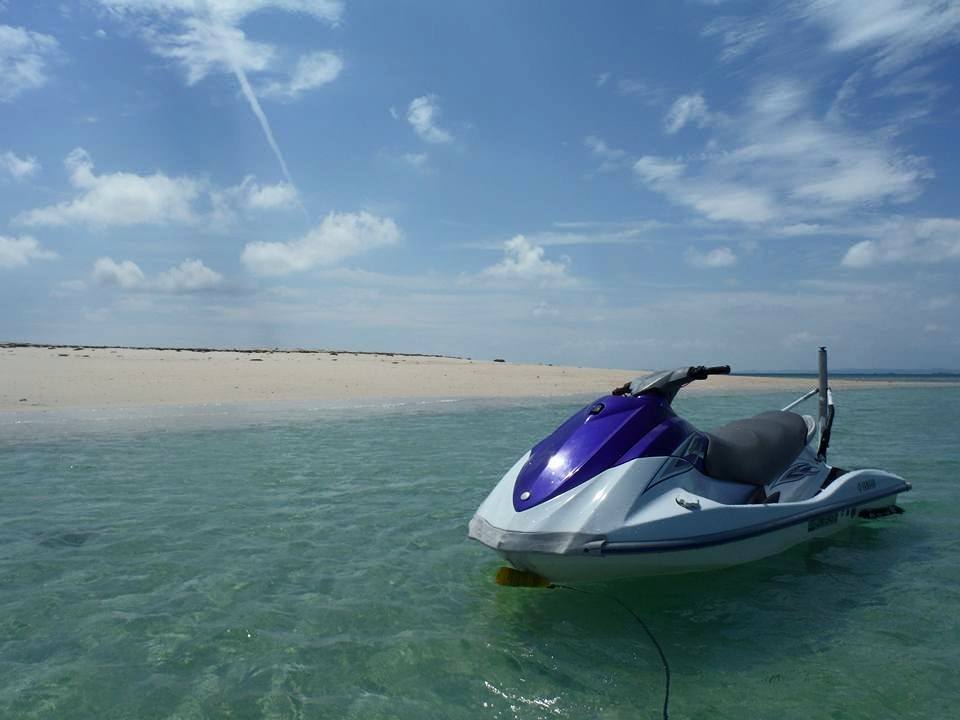 浮原島ビーチにてブルースタイルのジェットスキー